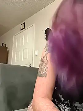 Snapshot of renegade_vyxxen chatting on 02-17-26, 10:12 renegade vyxxen online show from 02-17-26, 10:12