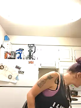 Snapshot of renegade_vyxxen chatting on 02-23-26, 03:59 renegade vyxxen online show from 02-23-26, 03:59