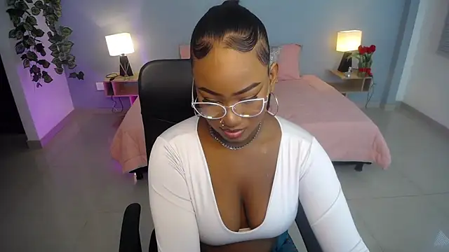 Snapshot of JasmineCampbell_ chatting on 02-19-25, 09:14 JasmineCampbell online show from 02-19-25, 09:14