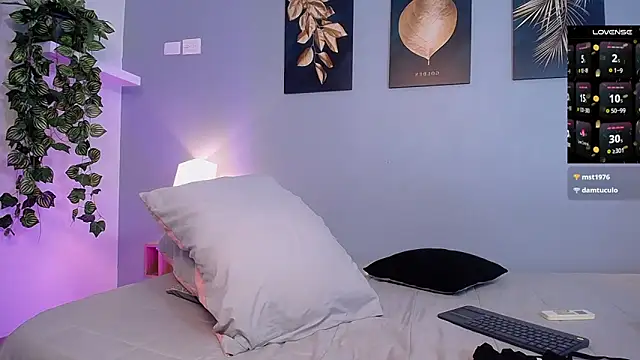 Snapshot of JasmineCampbell_ chatting on 03-11-25, 12:00 JasmineCampbell online show from 03-11-25, 12:00