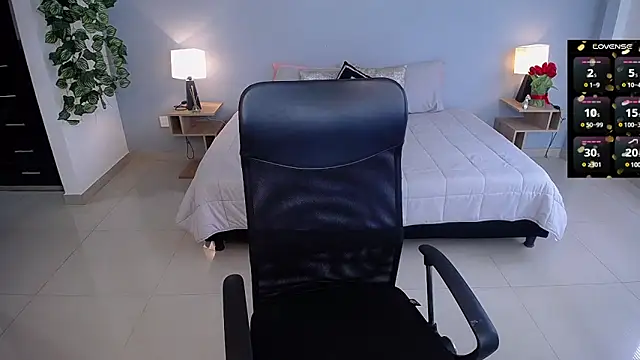 Snapshot of JasmineCampbell_ chatting on 03-14-25, 08:28 JasmineCampbell online show from 03-14-25, 08:28