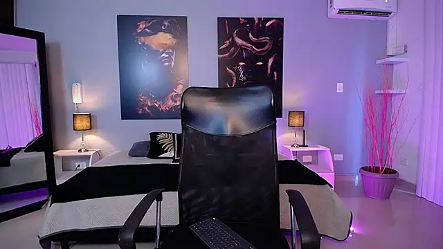 Snapshot of JasmineCampbell_ chatting on 09-09-25, 08:19 JasmineCampbell online show from 09-09-25, 08:19