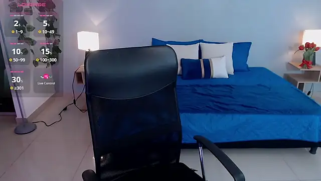 Snapshot of JasmineCampbell_ chatting on 10-10-25, 01:32 JasmineCampbell online show from 10-10-25, 01:32