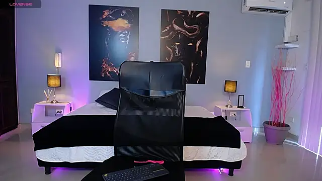 Snapshot of JasmineCampbell_ chatting on 10-27-25, 08:13 JasmineCampbell online show from 10-27-25, 08:13