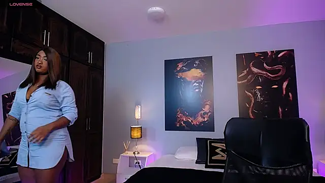 Snapshot of JasmineCampbell_ chatting on 10-28-25, 08:22 JasmineCampbell online show from 10-28-25, 08:22