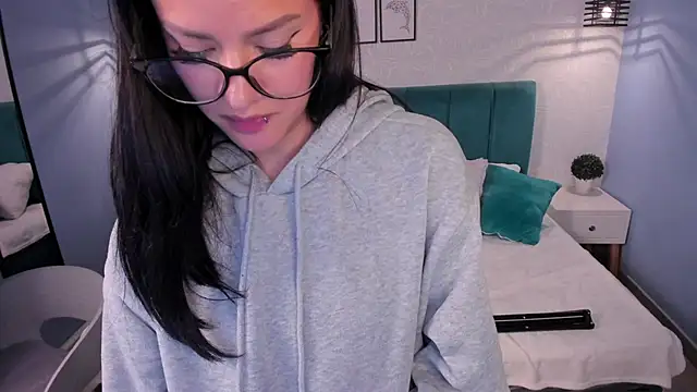 Snapshot of katherin_smith_ chatting on 12-07-24, 10:23 katherin smith online show from 12-07-24, 10:23