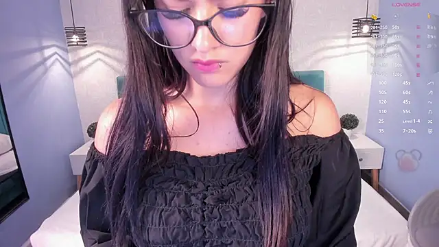 Snapshot of katherin_smith_ chatting on 12-22-24, 11:00 katherin smith online show from 12-22-24, 11:00