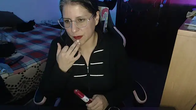 Snapshot of LucifernandaSw chatting on 04-18-26, 02:26 LucifernandaSw online show from 04-18-26, 02:26