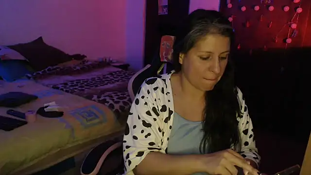Snapshot of LucifernandaSw chatting on 04-21-26, 07:36 LucifernandaSw online show from 04-21-26, 07:36