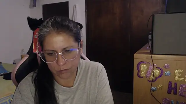 Snapshot of LucifernandaSw chatting on 06-01-26, 01:18 LucifernandaSw online show from 06-01-26, 01:18