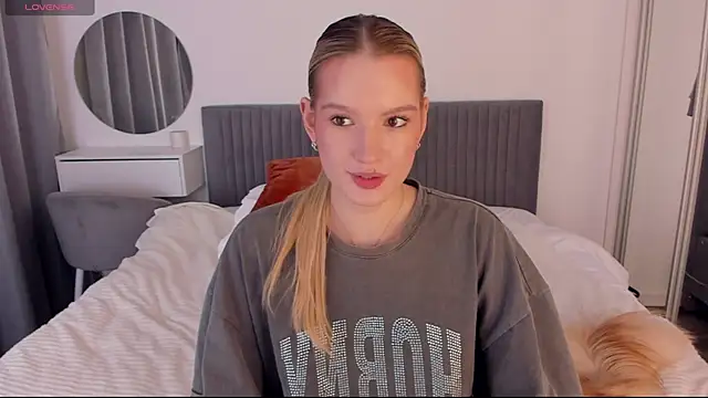 CassieRayss online show from 11-17-25, 03:51