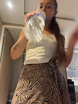 Snapshot of AngelinaTeller chatting on 02-18-26, 01:12 AngelinaTeller online show from 02-18-26, 01:12