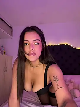 Snapshot of martina_duque_ chatting on 02-13-26, 11:23 martina duque online show from 02-13-26, 11:23