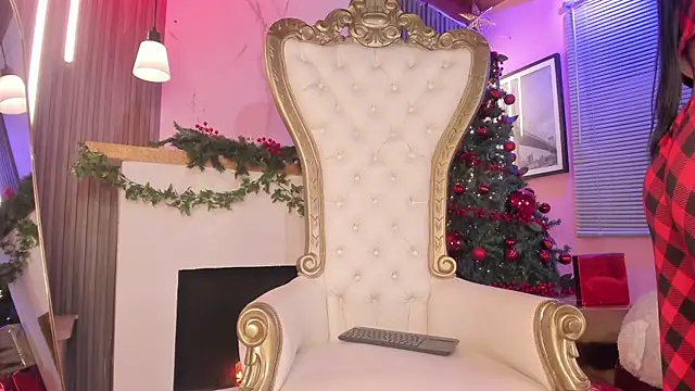 Snapshot of Alisse_Miller chatting on 12-02-25, 11:00 Alisse Miller online show from 12-02-25, 11:00