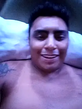 Snapshot of Leon_69ht chatting on 05-08-26, 03:34 Leon 69ht online show from 05-08-26, 03:34