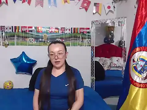 Snapshot of Angela_18honey chatting on 06-21-26, 03:20 Angela 18honey online show from 06-21-26, 03:20