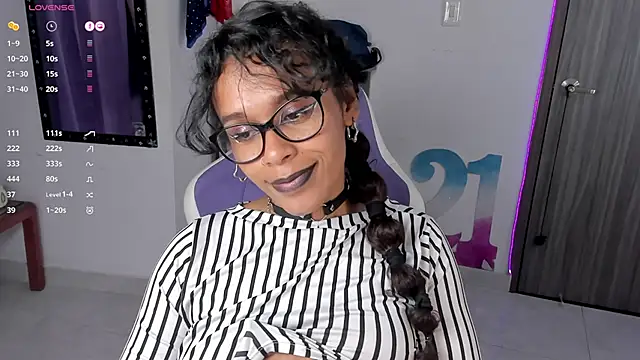 Snapshot of Lips_SaraSofia2 chatting on 02-05-25, 03:45 Lips SaraSofia2 online show from 02-05-25, 03:45