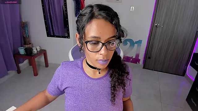 Snapshot of Lips_SaraSofia2 chatting on 02-06-25, 01:49 Lips SaraSofia2 online show from 02-06-25, 01:49