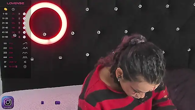 Snapshot of Lips_SaraSofia2 chatting on 10-26-25, 08:20 Lips SaraSofia2 online show from 10-26-25, 08:20