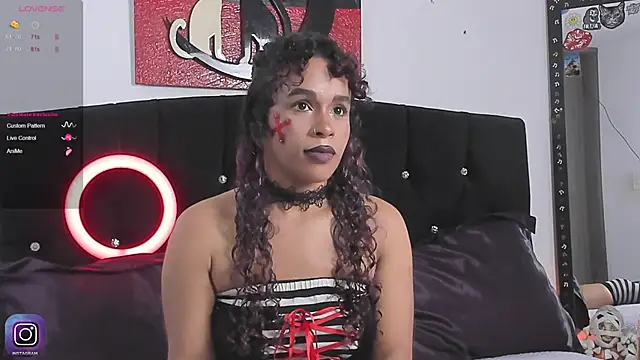 Snapshot of Lips_SaraSofia2 chatting on 11-02-25, 05:43 Lips SaraSofia2 online show from 11-02-25, 05:43