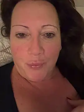 Snapshot of xsexycurvymilf chatting on 12-11-24, 06:36 xsexycurvymilf online show from 12-11-24, 06:36