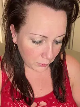 Snapshot of xsexycurvymilf chatting on 02-19-25, 02:55 xsexycurvymilf online show from 02-19-25, 02:55