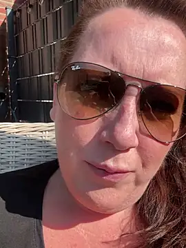 Snapshot of xsexycurvymilf chatting on 03-10-25, 12:04 xsexycurvymilf online show from 03-10-25, 12:04