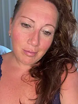 Snapshot of xsexycurvymilf chatting on 09-11-25, 10:37 xsexycurvymilf online show from 09-11-25, 10:37