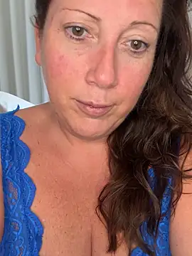 Snapshot of xsexycurvymilf chatting on 09-22-25, 02:08 xsexycurvymilf online show from 09-22-25, 02:08