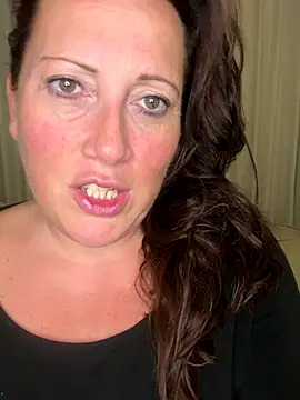 Snapshot of xsexycurvymilf chatting on 10-02-25, 06:26 xsexycurvymilf online show from 10-02-25, 06:26