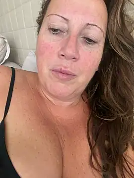 xsexycurvymilf online show from 07-31-26, 06:24