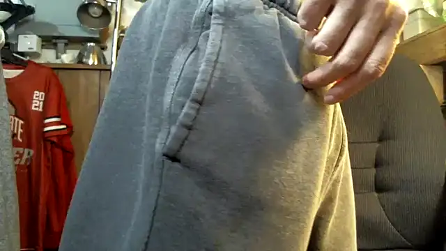 Snapshot of handsomeguy0729 chatting on 12-09-24, 01:13 handsomeguy0729 online show from 12-09-24, 01:13