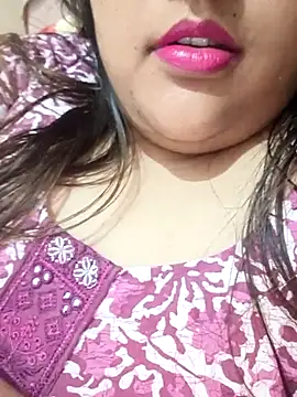 Snapshot of _Redwine_ chatting on 02-20-25, 10:37 Redwine online show from 02-20-25, 10:37