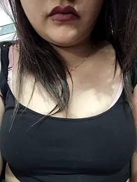 Snapshot of _Redwine_ chatting on 03-17-25, 04:11 Redwine online show from 03-17-25, 04:11