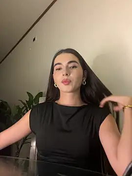 Coralinee 01 online show from 12-22-25, 01:24