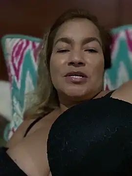 Snapshot of Jlo_69 chatting on 01-06-25, 11:09 Jlo 69 online show from 01-06-25, 11:09