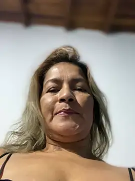 Snapshot of Jlo_69 chatting on 02-23-25, 03:24 Jlo 69 online show from 02-23-25, 03:24