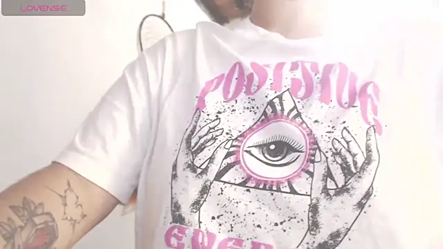 Amara18  online show from 04-12-26, 06:13