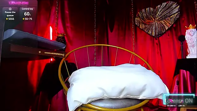 Snapshot of LatinMilk_ chatting on 12-06-24, 11:25 LatinMilk online show from 12-06-24, 11:25