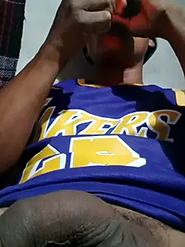 Snapshot of Moreno1813 chatting on 02-16-25, 09:26 Moreno1813 online show from 02-16-25, 09:26