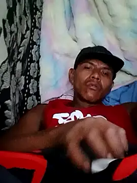 Snapshot of Moreno1813 chatting on 03-18-25, 08:36 Moreno1813 online show from 03-18-25, 08:36