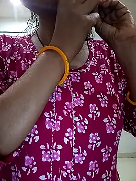 Hot-Shivani online show from 03-01-25, 01:53