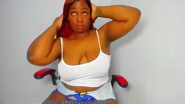 Snapshot of aphrodites_ass chatting on 11-22-25, 01:15 aphrodites ass online show from 11-22-25, 01:15