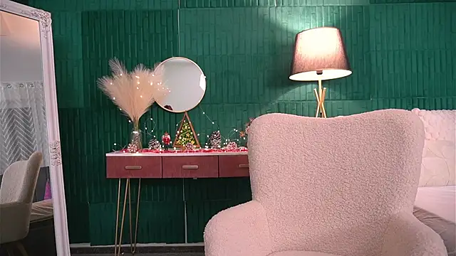 Snapshot of HaileyMoonn chatting on 12-02-25, 04:07 HaileyMoonn online show from 12-02-25, 04:07