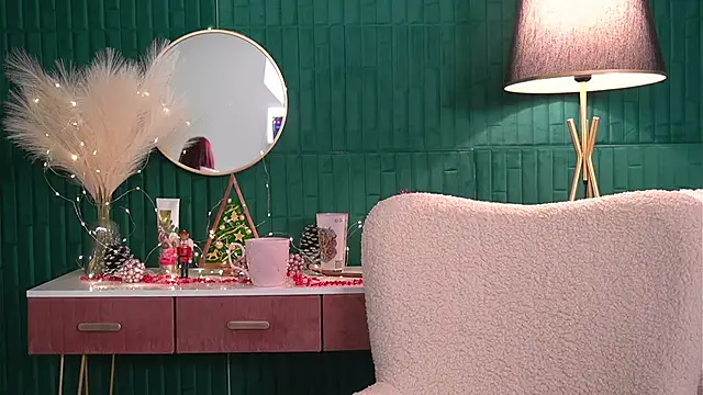 Snapshot of HaileyMoonn chatting on 12-18-25, 04:29 HaileyMoonn online show from 12-18-25, 04:29