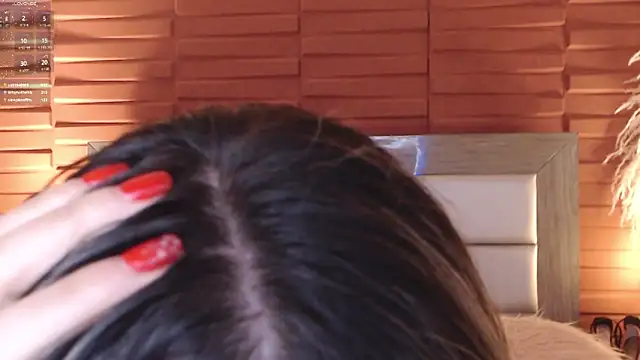 Ammy Castro online show from 12-20-24, 01:47