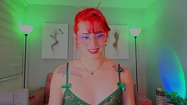 Snapshot of Juliana_Saenzz chatting on 03-17-26, 10:35 Juliana Saenzz online show from 03-17-26, 10:35