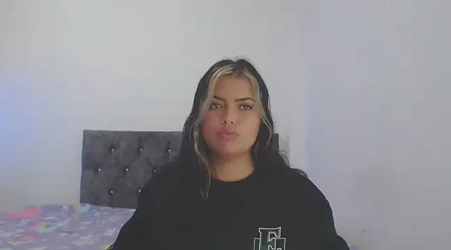 Snapshot of sweetkitty_16 chatting on 02-26-25, 04:47 sweetkitty 16 online show from 02-26-25, 04:47