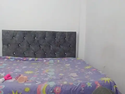 Snapshot of sweetkitty_16 chatting on 02-27-25, 04:31 sweetkitty 16 online show from 02-27-25, 04:31