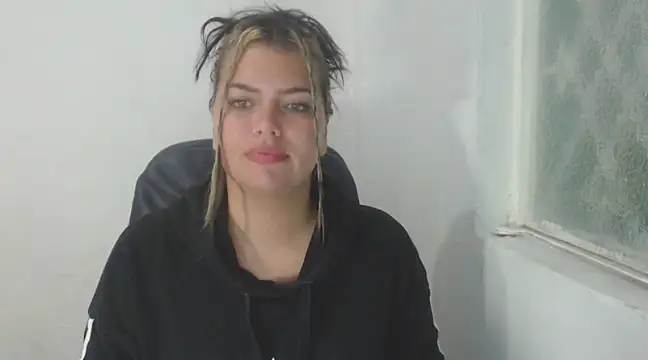 Snapshot of sweetkitty_16 chatting on 03-07-25, 09:18 sweetkitty 16 online show from 03-07-25, 09:18